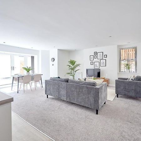 Modern 2 Bedroom Apartment In Preston Preston  Esterno foto