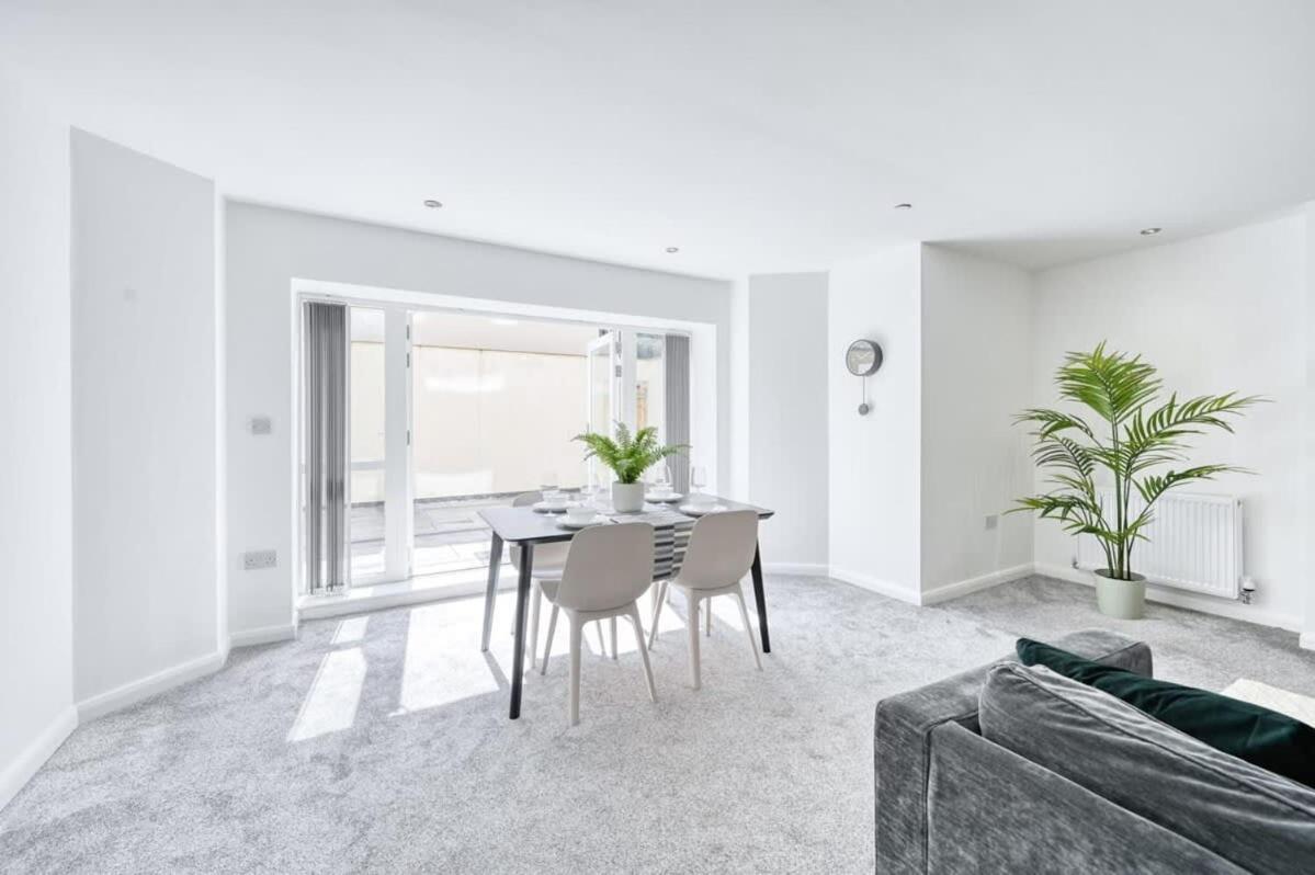 Modern 2 Bedroom Apartment In Preston Preston  Esterno foto