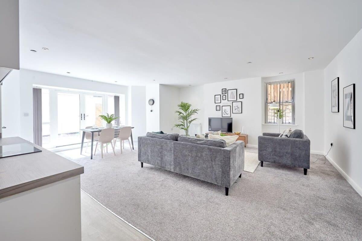 Modern 2 Bedroom Apartment In Preston Preston  Esterno foto
